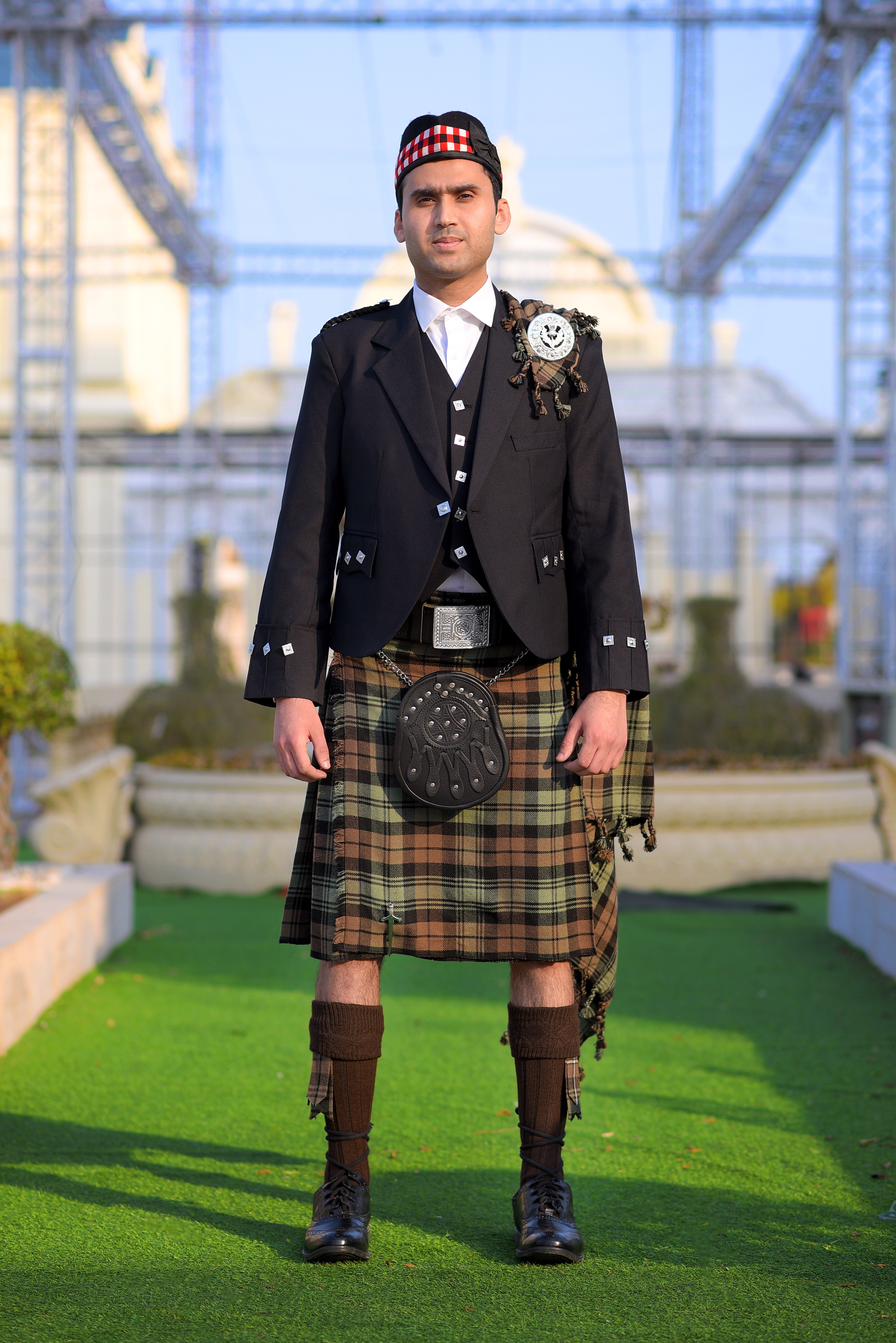 Men's 5 Yard Scottish Tartan Kilt, Highland Wedding Kilt, Black Watch Weathered Tartan Kilt
