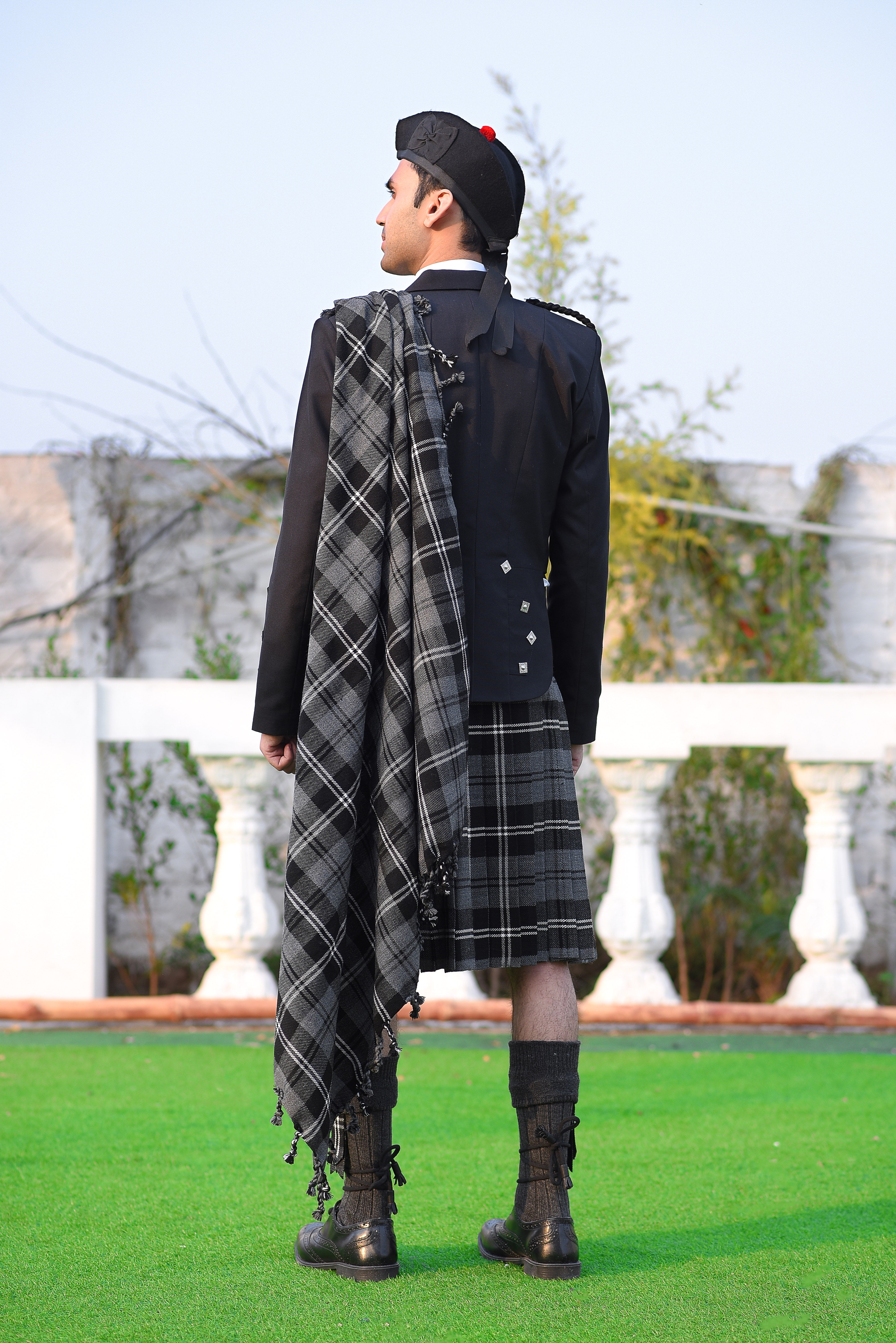 Scottish Men's Kilt Tartan Fly Plaid - Plain Black